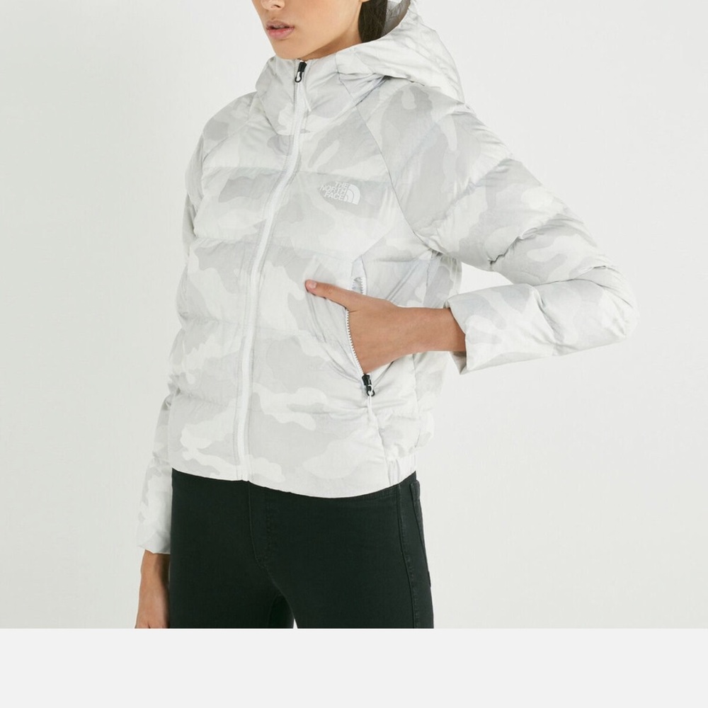 The North Face White and Gray Puffer Jacket with Quilted Design
